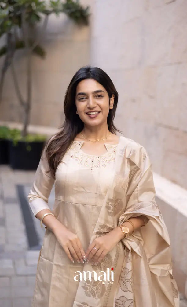 Athira Chanderi Salwar - beige and Gold salwar