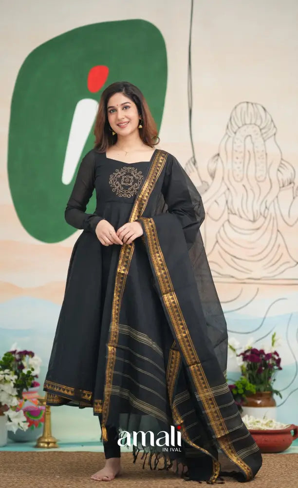 amali dress in black Amali Dress - Unbound Print