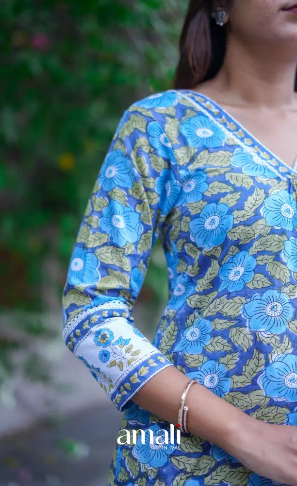 Priyo - Blue and White Jaipur Print Cotton A-line kurti and pant - salwar