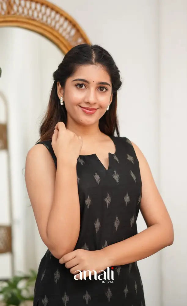 Priyo co-ord set- Black and Reddish Pink Cotton Straight Kurti with Pant - salwar