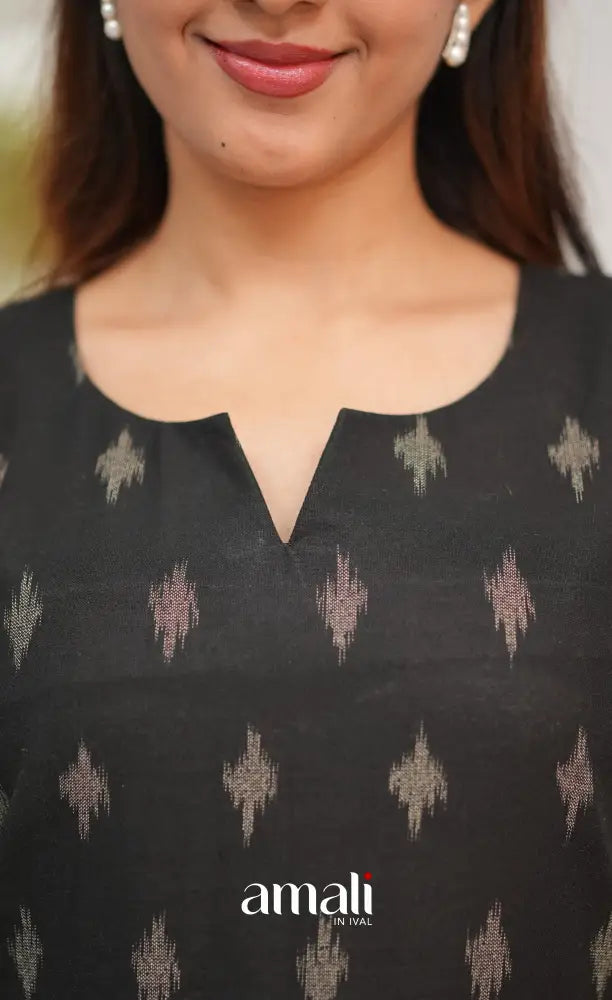 Priyo co-ord set- Black and Reddish Pink Cotton Straight Kurti with Pant - salwar