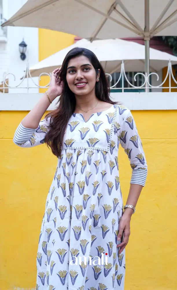 Priyo - White and Dark grey Jaipur Print Cotton A-line kurti and pant - salwar