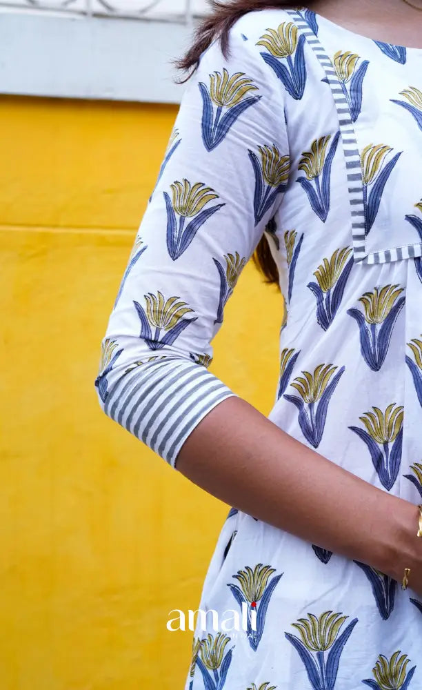 Priyo - White and Dark grey Jaipur Print Cotton A-line kurti and pant - salwar